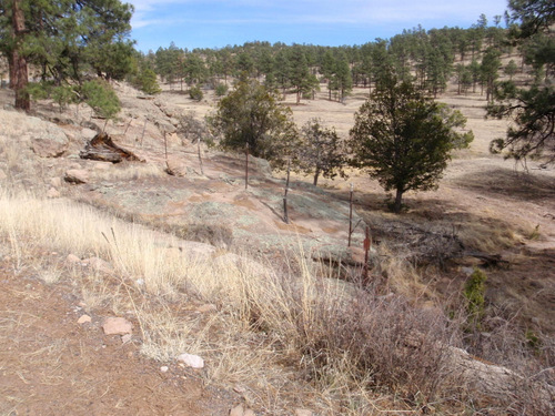 How to put a fence across solid rock; it is suspended.